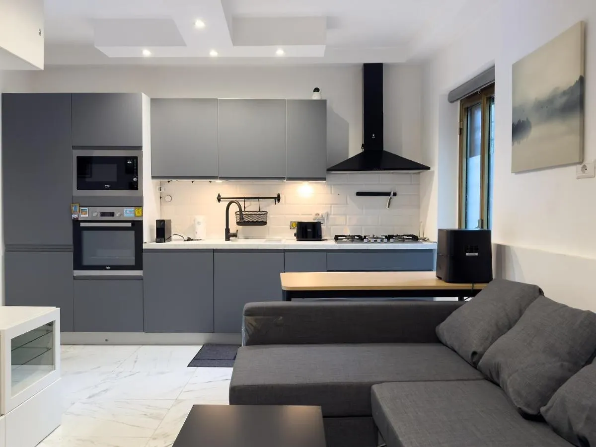 Luxury Apartment - Near Metro - Private Parking Rome
