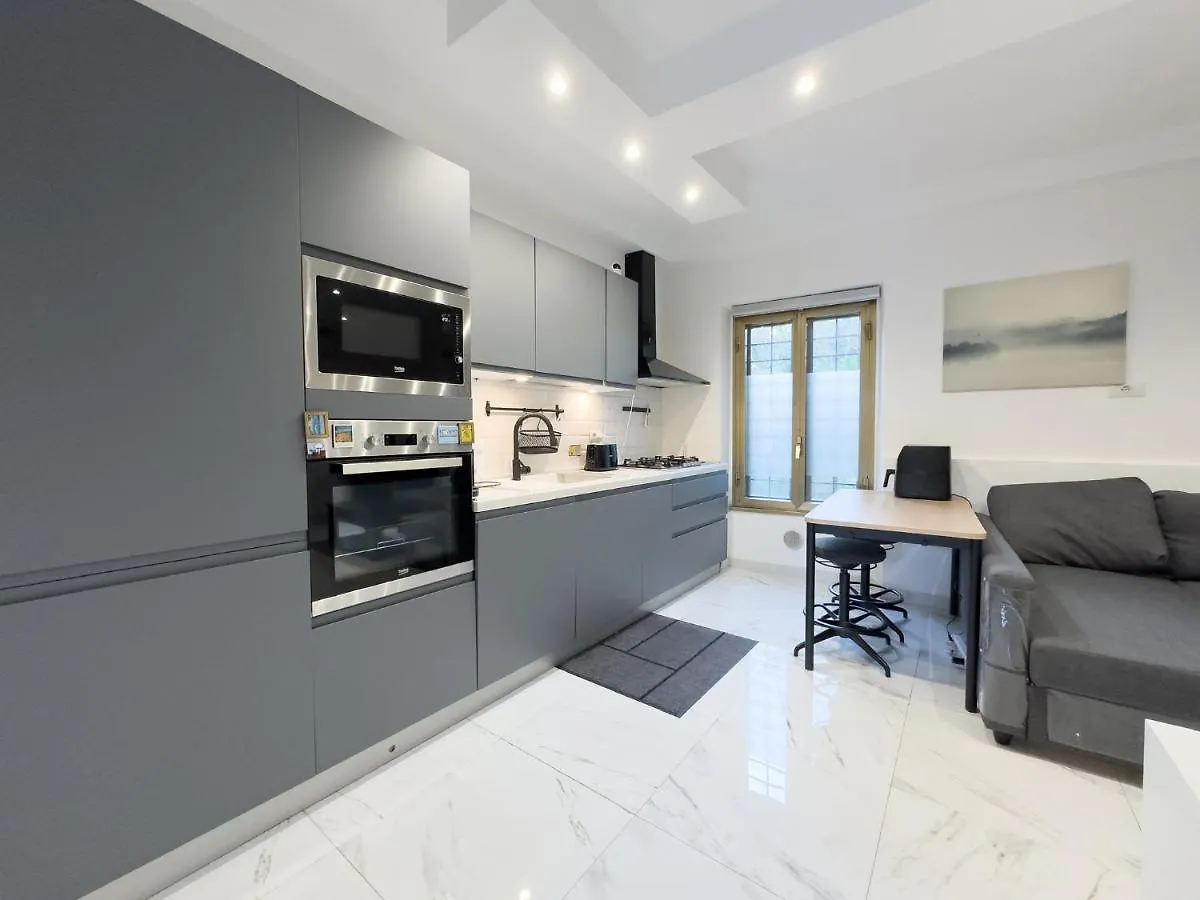 Luxury Apartment - Near Metro - Private Parking Rome