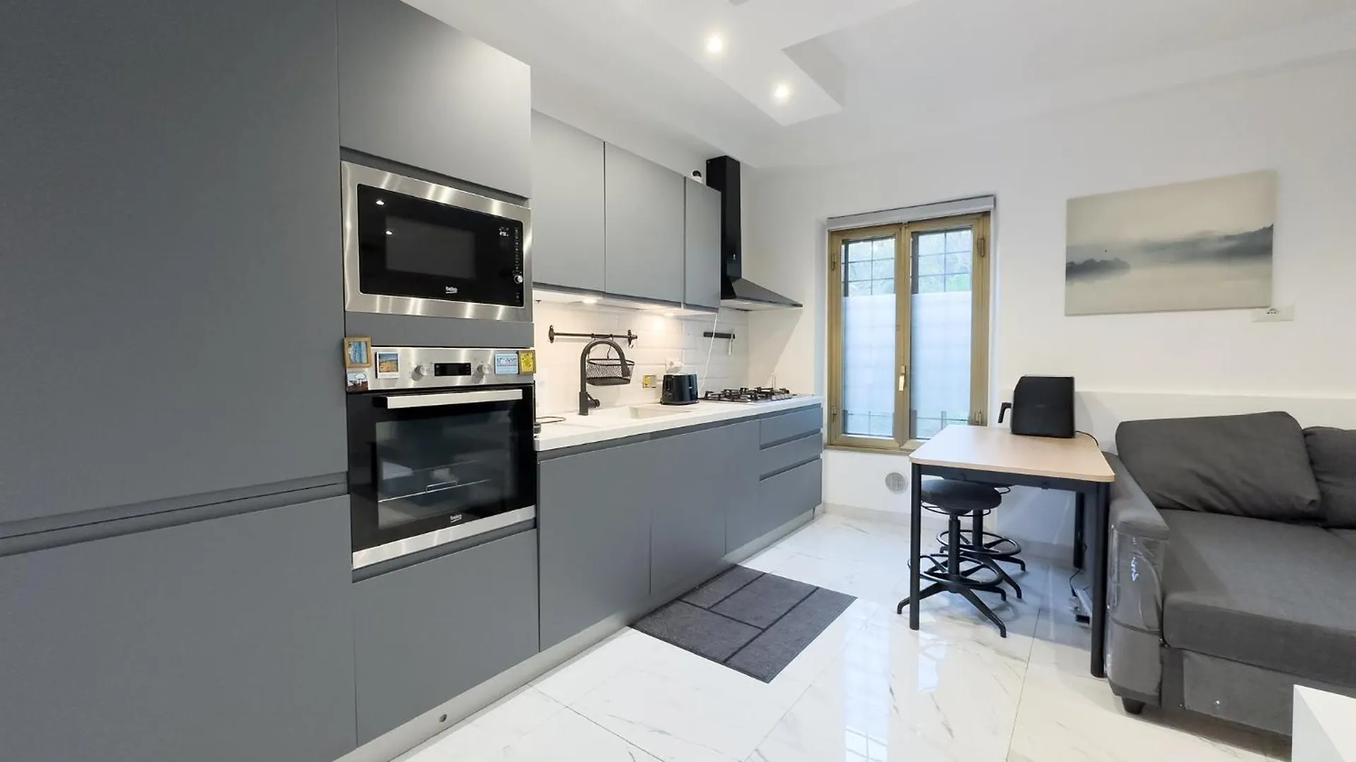 Luxury Apartment - Near Metro - Private Parking Rome